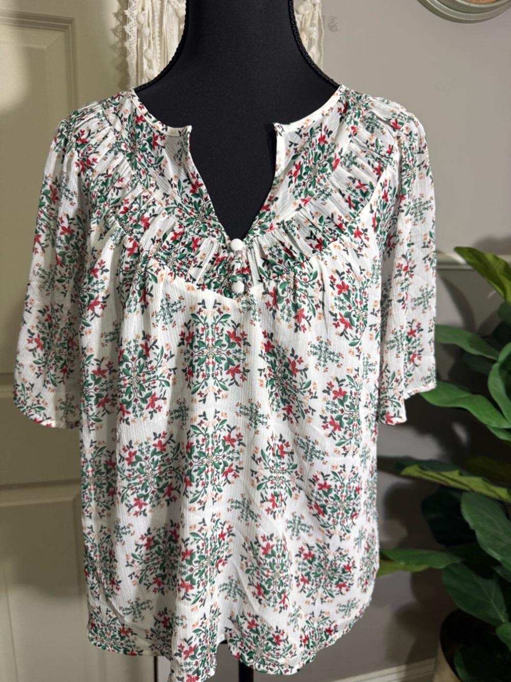 LOFT White Floral Peasant Blouse with Green & Red Print MEDIUM PETITE